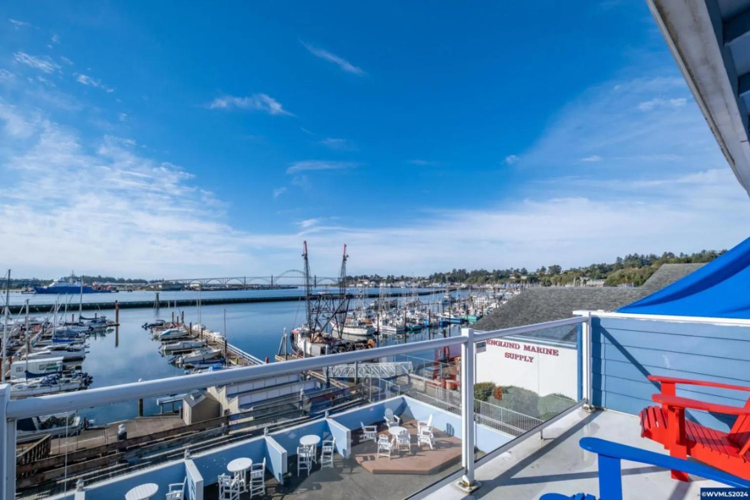 The Landing At Newport Condominium Hotel Exteriör bild