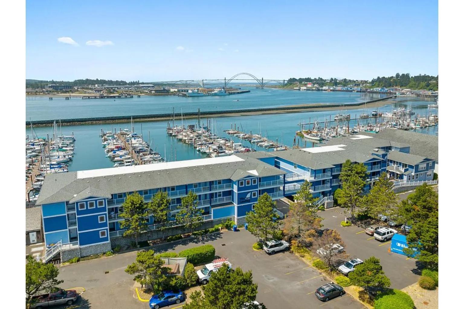 The Landing At Newport Condominium Hotel Exteriör bild