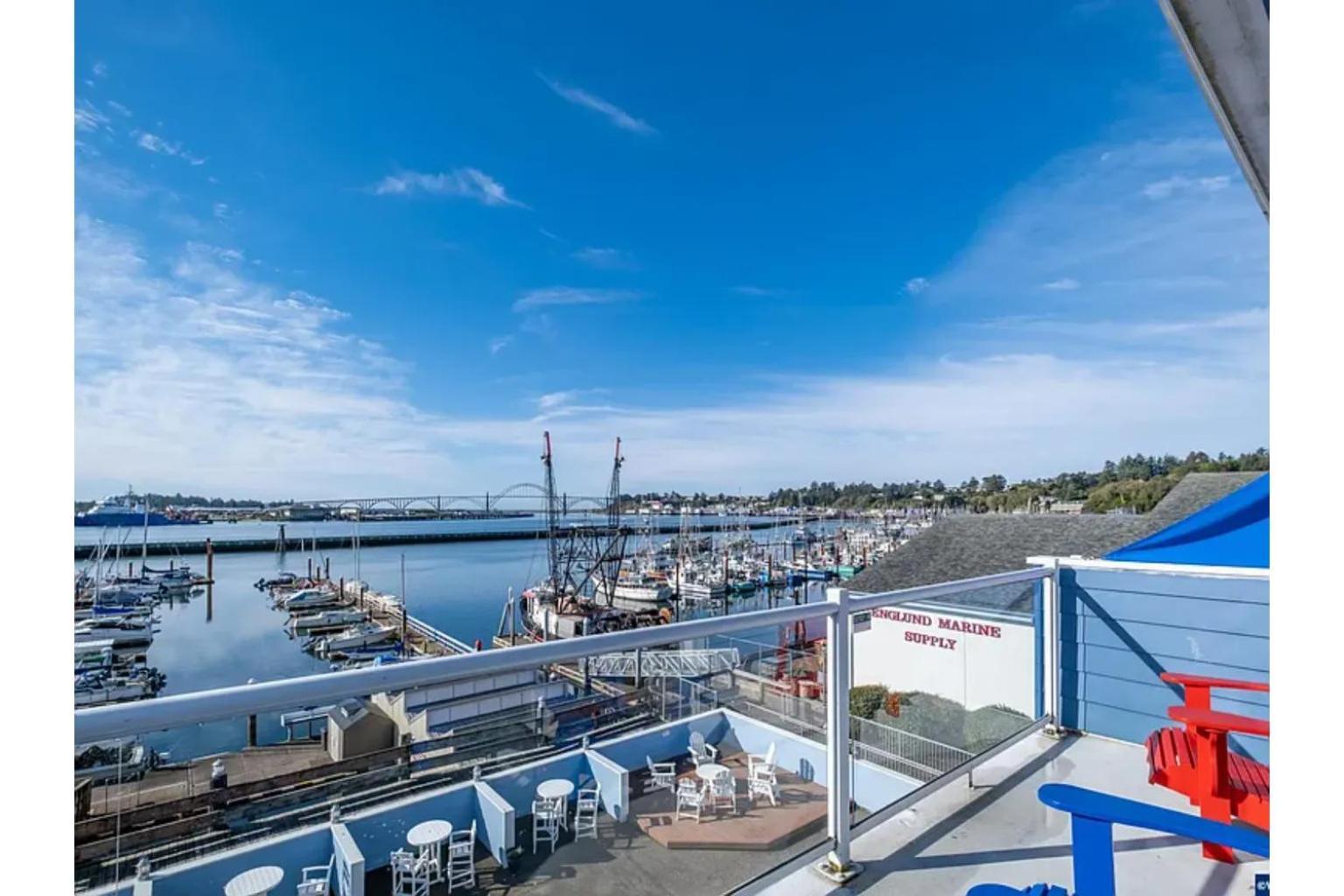 The Landing At Newport Condominium Hotel Exteriör bild